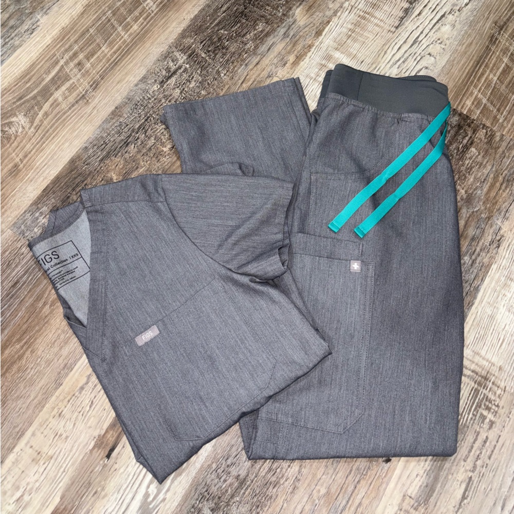 Figs Set- Graphite. Kade pants/ one pocket top. XXS